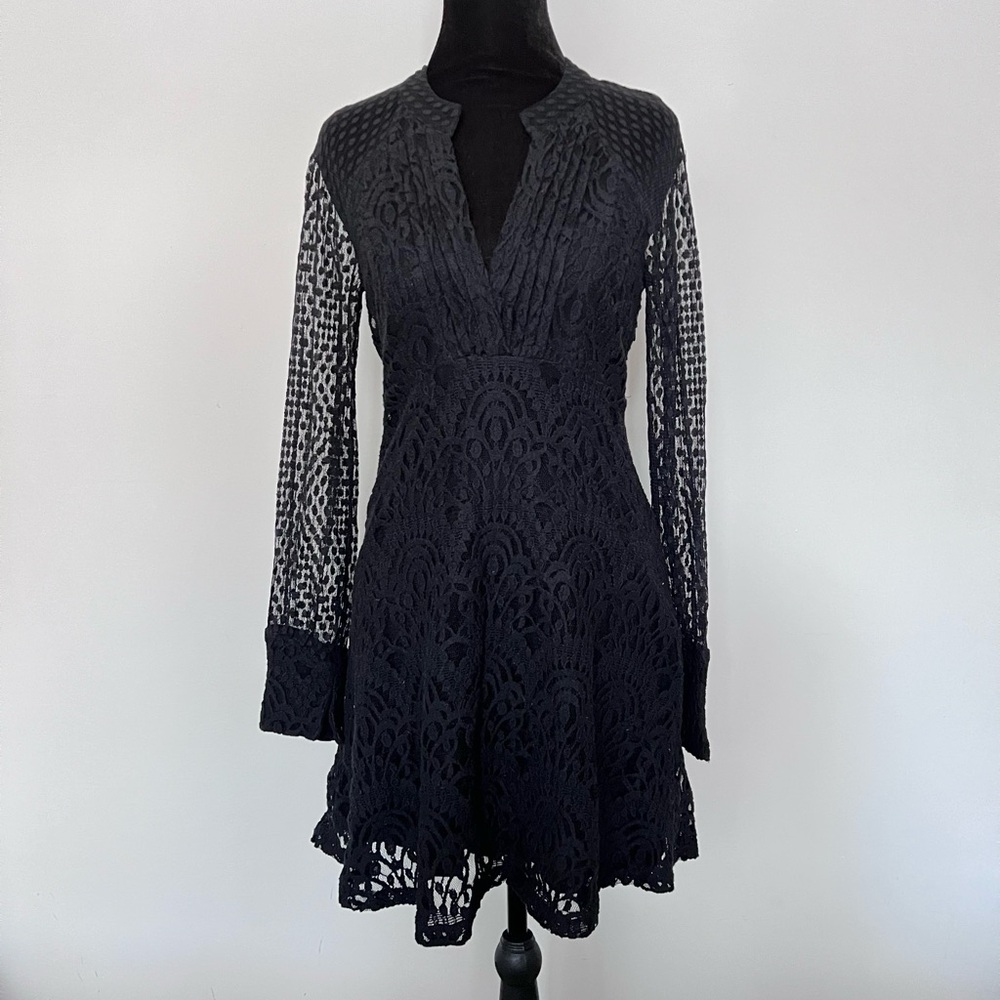 Ella Moss Black Lace Long Sleeve Mini Dress